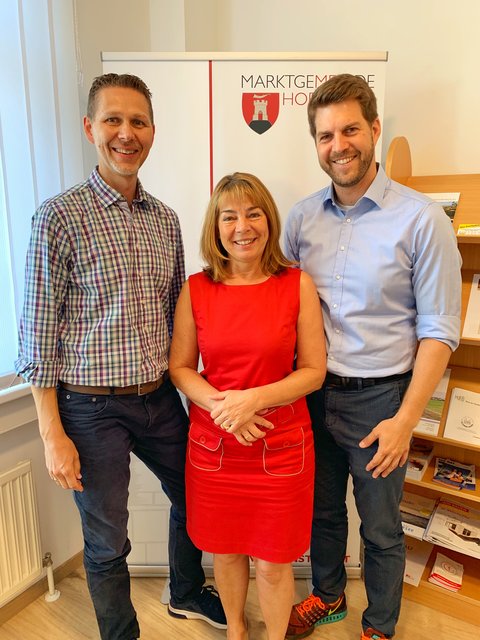 Der neue Musikschuldirektor Martin Ivancsits mit Renate Bedenik und Bürgermeister Christoph Wolf (v.l.)