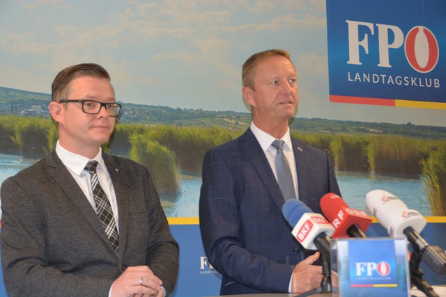 Die FPÖ Burgenland warnt vor einer neuer Flüchtlingswelle: Gezá Molnar und Johann Tschürtz | Foto: Uchann