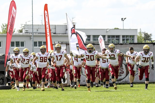 Die Telfs Patriots lassen auch in Bratislava den Adler über das Spielfeld fliegen, wenn es für sie gegen die Monarchs im Halbfinale um den Einzug in die Silver Bowl geht.
