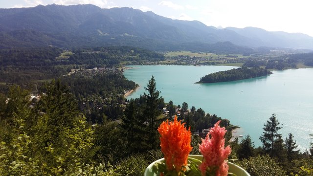 Hoch über dem Faakersee liegt die Taborhöhe,
ein beliebtes Wander-  und Ausflugsgebiet der Villacher...