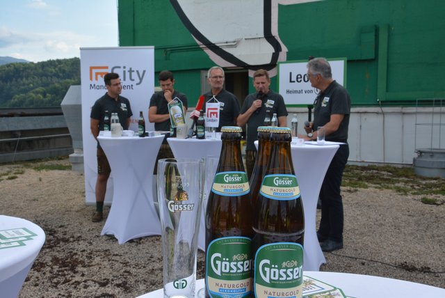 Gastronom Dietmar Feiel ("Zum Greif"), Thomas Wohltran (Eventmanager des Leobener Citymanagements), Braumeister Andreas Werner, Bürgermeister Kurt Wallner und der Pressechef der Stadt Leoben, Gerhard Lukasiewicz, bei der Pressekonferenz zum dritten Leobener Brau-Stadt-Fest.