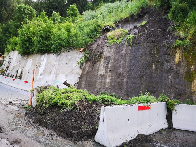 Die Dauer der Sperre steht derzeit noch nicht fest.