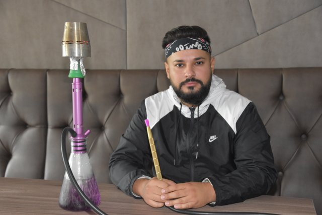 Matthias Veldi, Besitzer der Shisha Bar "Believe" in Gänserndorf.