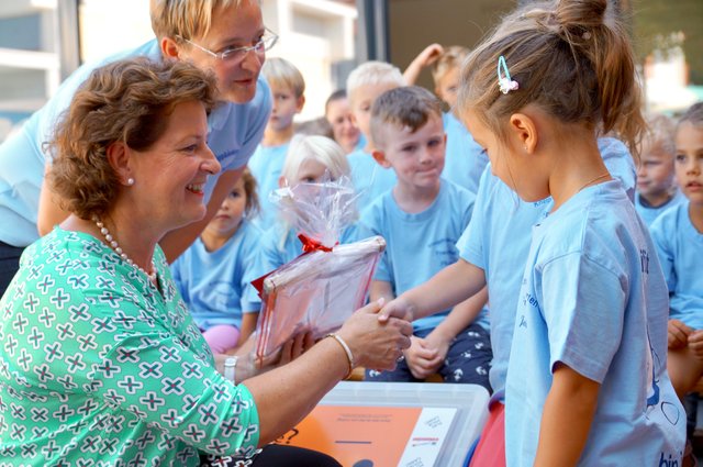 Bildungslandesrätin Ursula Lackner bei der Eröffnung der Kinderkrippe in Frauental