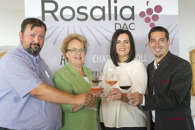 Ein Prosit auf den Rosalia DAC: Anton Piribauer, Verena Dunst, Astrid Eisenkopf und Christian Zechmeister