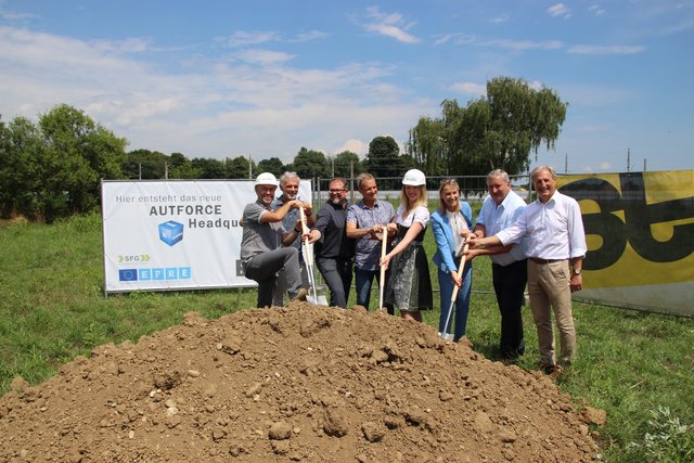 Die Firma "Autforce" baut ein neues Bürogebäude und schafft neue Arbeitsplätze in der Region.