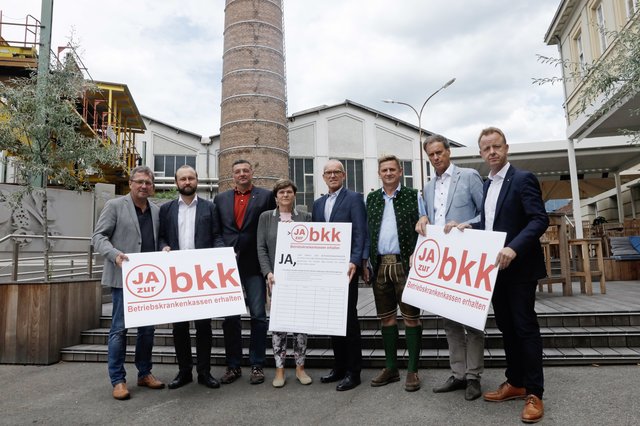 Geeint im Kampf: Peter Koch, Max Lercher, Jörg Leichtfried, Birgit Sandler, Peter Bacun (BKK Kapfenberg), Kurt Wallner, Fritz Kratzer, Mario Abl.