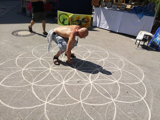 Kinder und Erwachsene konnten ihrer Kreativität freien Lauf lassen.