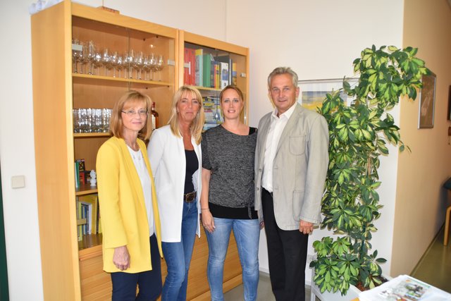 Bürgermeister Leopold Figl und sein Team: Amtsleiterin Elisabeth Harold, Michaela Gapmann (Rechnungswesen) und geschäftsführende Gemeinderätin Sonja Rechberger.