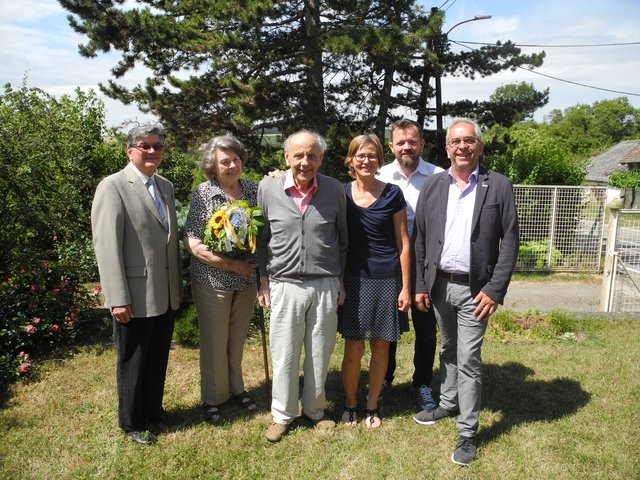 Hubert Mayr, Johanna und Walter Naderer, Gabriele Naderer, Bezirksstellenleiter Julius Gelles, Bürgermeister Josef Klepp. | Foto: Walter Naderer