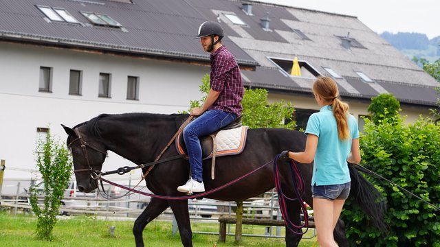 Ich hatte so meine Probleme mit dem geraden Rücken, da ich immer versuchte, meinen Schwerpunkt eher weiter vorne zu halten. Was beim Reiten, wie ich lernte, komplett falsch ist. | Foto: BB