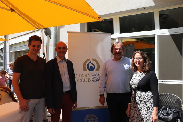 Kinderart Peter Jörgl, Roman Moser, Peter Grieshofer und Rotary-Präsidentin Gabriele Leber beim Sommerfest der Kinder-Reha Judendorf-Straßengel | Foto: Edith Ertl