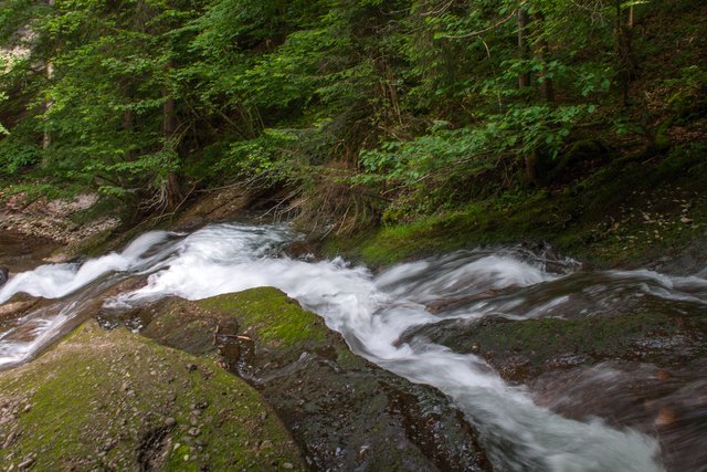 Ein Klick in das Foto öffnet die Galerie im Vollbildmodus.
Bild 57: Die letzten Kaskaden vor dem Wasserfall am Eissteg (Station 7). 
 | Foto: © by Ing. Günter Kramarcsik