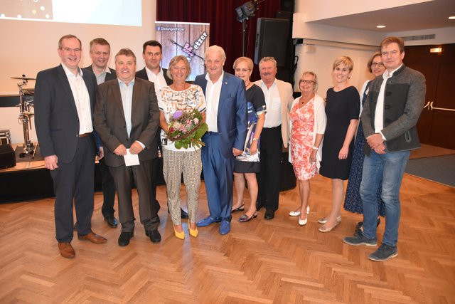 Politische Wegbegleiter gratulierten Wolfgang Scharinger zum runden Geburtstag. | Foto: Goll