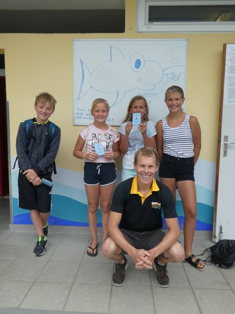 Die „Rettungsschwimmer“: Samuel, Jana, Monika und Silvia. | Foto: Edith Wallner