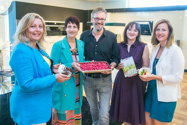 Eunike Grahofer (Kräuterexpertin), Petra Ummenberger (Miele), Michael Brauer, Marlene Ernst, Karin Raab-Oertel (alle drei: PLUS) | Foto: © Wildbild / Herbert Rohrer