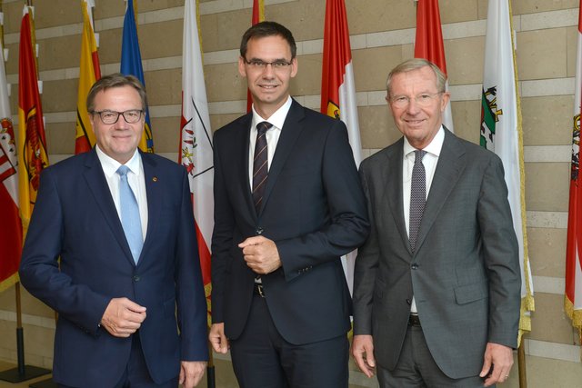 "Westachsen-Treffen" der Landeshauptleute der westlichen Bundesländer Österreichs: LH Günther Platter, LH Markus Wallner und LH Wilfried Haslauer. | Foto: FOTO-SERRA