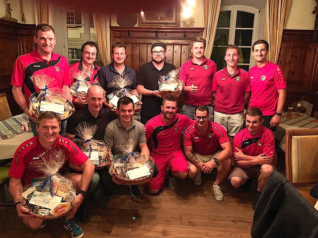 "Alte" und neue Funktionäre beim SK Waidring. | Foto: SK Waidring