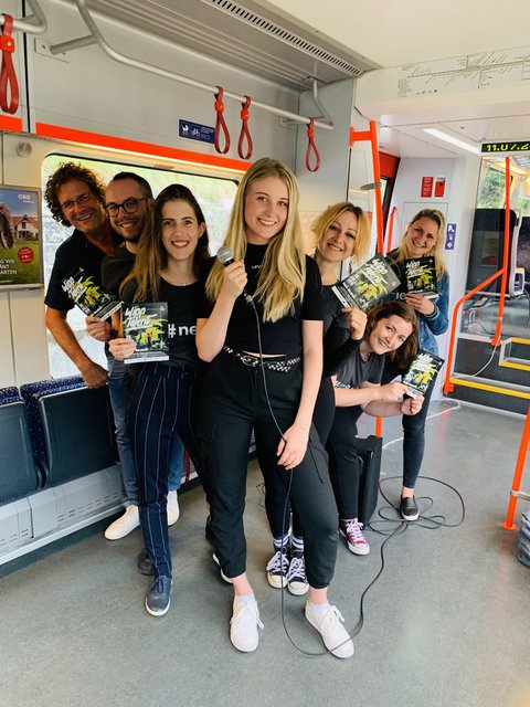 In der S-Bahn wurde vergangene Woche die Werbetrommel für "WippTalent" gerührt. Die Veranstaltung der Wipptaler Jugendplattform "Next" findet am Samstag, dem 20. Juli auf Maria Waldrast statt. | Foto: privat