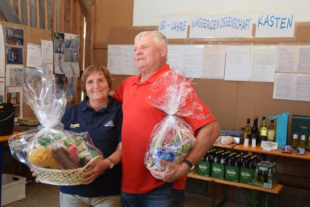 Flori Pichler mit Damensiegerin Berta Pichler