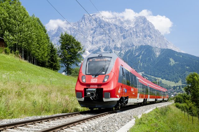 Die Bahnstrecke vom Außerfern nach Innsbruck führt durch die VVT Zone Mittenwald. | Foto: Verkehrsverbund Tirol