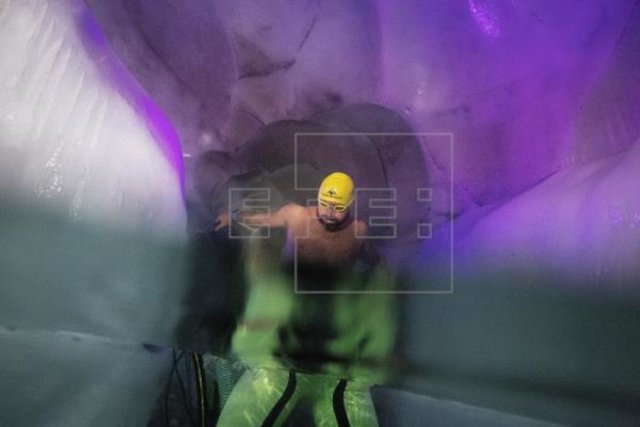 Im Natur Eis Palast im Hintertuxer Gletscher trainiert der Österreichische Eisschwimmverband. | Foto: Christian Bruna
