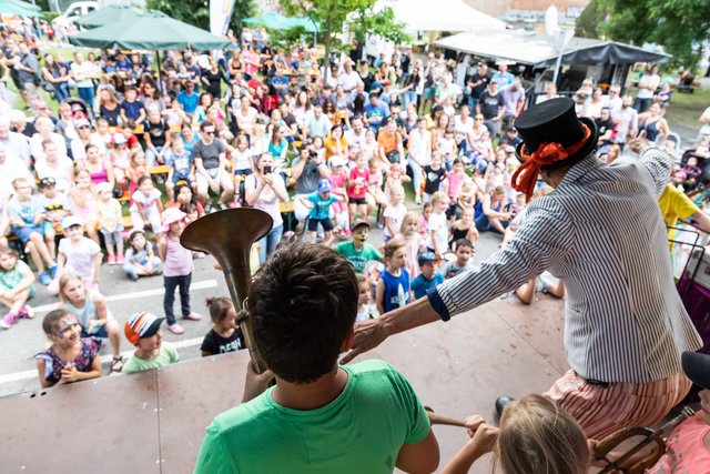 Die Lacher auf seiner Seite hatte einmal mehr Clown Jako. Seine Show war eine von mehr als 20 Darbietungen, die die 3.500 Besucher beim WOCHE-Familienfest erwarteten. | Foto: Jorj Konstantinov