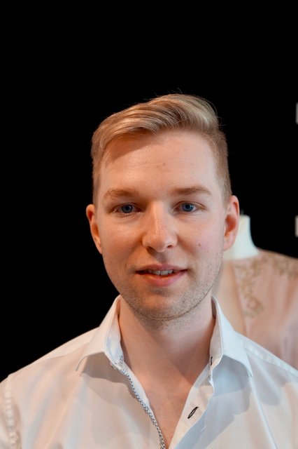 "Als Kunde möchte man sich nicht mehr für die Mode verformen", sagt Modeschöpfer Emanuel Burger aus Linz.