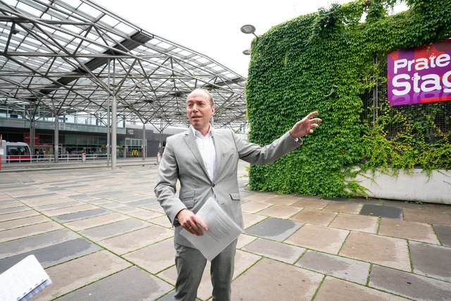 "Die Entfernung der drei Trennwände zwischen Tegetthoff-Denkmal und Haupteingang des Pratertsterns sollen für ein höheres Sicherheitsgefühl bei Passanten sorgen", erzählt Praterkoordinator Paul Oblak.