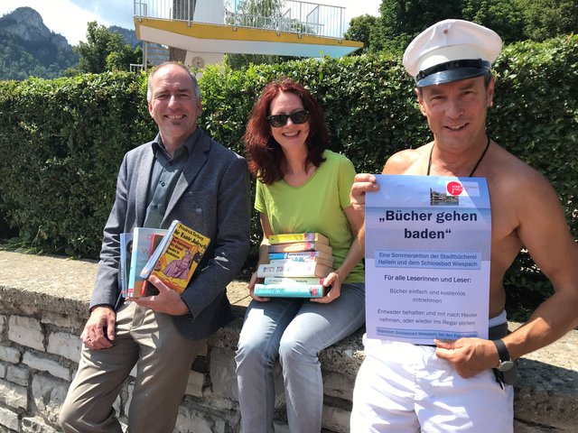 Michaela Hasenauer, Alexander Stangassinger, Herbert Wahrstätter präsentieren die neue Sommeraktion. (v.l.). . | Foto: Stadtgemeinde Hallein