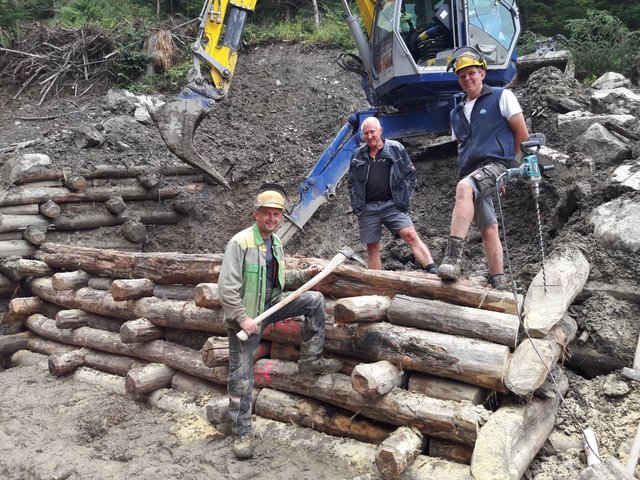 Die Wildbachverbauung hat auch im Bezirk Kitzbühel hohen Stellenwert (im Bild: Arbeiten am Walsenbach).