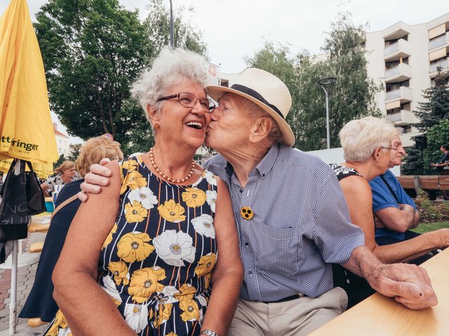 Frau Inhauser und Herr Ipsmiller sind seit 1,5 Jahren ein Paar.