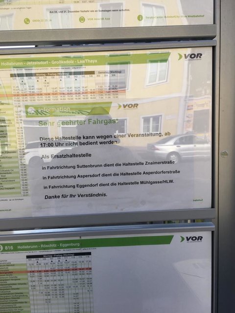Seit über einem Monat kümmerte sich niemand um diesen Aushang. | Foto: Scharinger