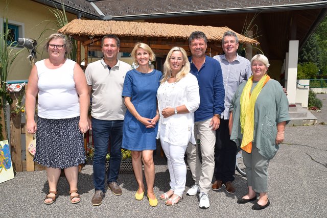 Strahlender Sonnenschein in der Lebenshilfe Spittal, dies ließen sich auch Bürgermeister Gerhard Pirih und sein Vize Andreas Unterrieder nicht entgehen
