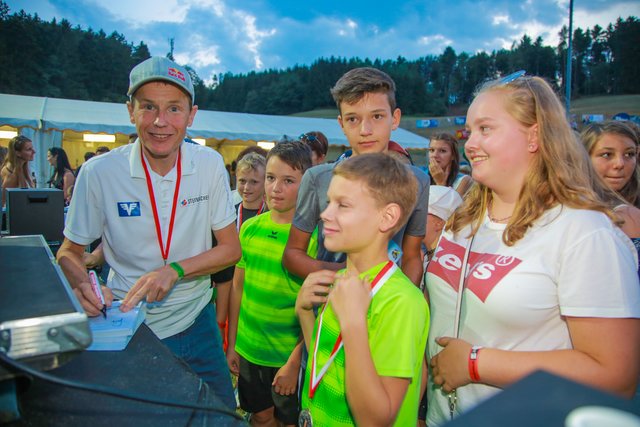 Das Autogramm von "Goldi" ist Pflicht für viele Festival-Besucher. | Foto: J&amp;R/Frauscher