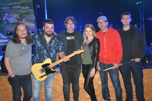 Freitagabend sorgten bei der "Nacht der Jugend" ballyhoo für Stimmung.
