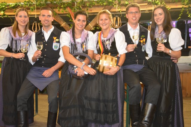 Der Musikverein Trachtenkapelle Markt Allhau sorgte für Stimmung beim Dämmerschoppen und genoss auch ein gemütliches Achterl bei der Weinkost.