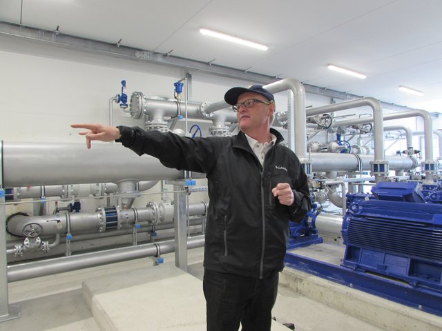 Andreas Kleinheinz von den Bergbahnen erklärte die neue Pumpstation. 