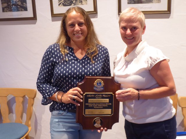 li. Daniela Gross, re. Präs. Claudia Krumböck | Foto: Kurt Eckel