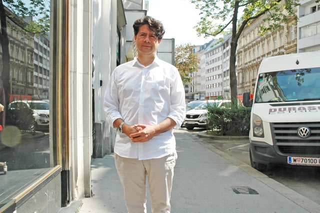 Marco Antonio Sanhueza träumt von sichereren Straßen für die Kinder Wiens. Deshalb will er Tempo 30 im ganzen Bezirk.