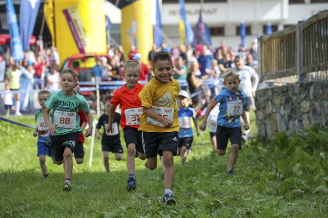 Insgesamt 116 Läufer von vier bis 15 Jahren traten zum fünften Silvretta Kids Run presented by Volksbank Tirol an.  | Foto: TVB Paznaun – Ischgl