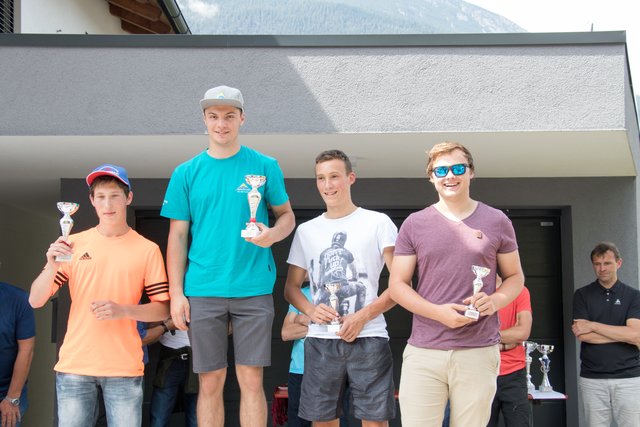 Sieger der Juniorenklasse Fabian Achenrainer, Rang drei und vier für Robert Neururer