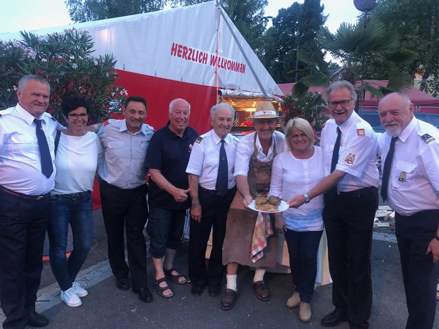 Es wurde gegrillt, gelacht und gefeiert. In Drobollach | Foto: KK
