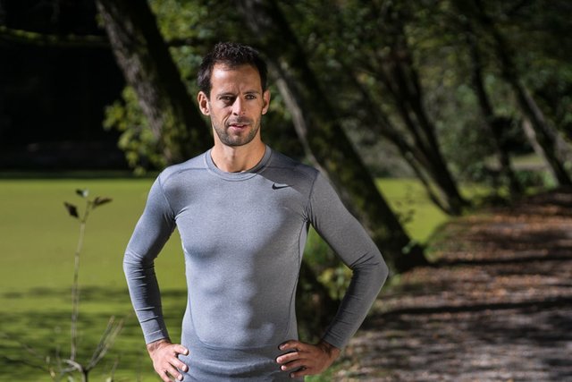 "Mit der 80/20 Regel hält man gesunde Ernährung viel länder durch", erklärt Personaltrainer Philipp Troschl