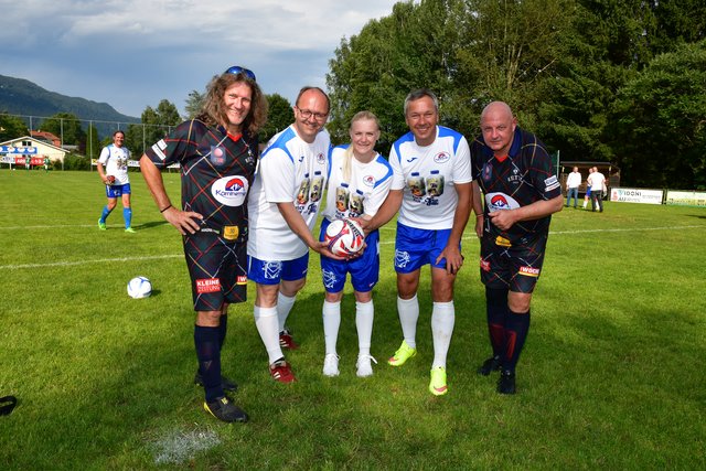 Am grünen Rasen: Rettl, Petschar, Truppe, Strobl, Ruttnig  | Foto: Kofler (2)