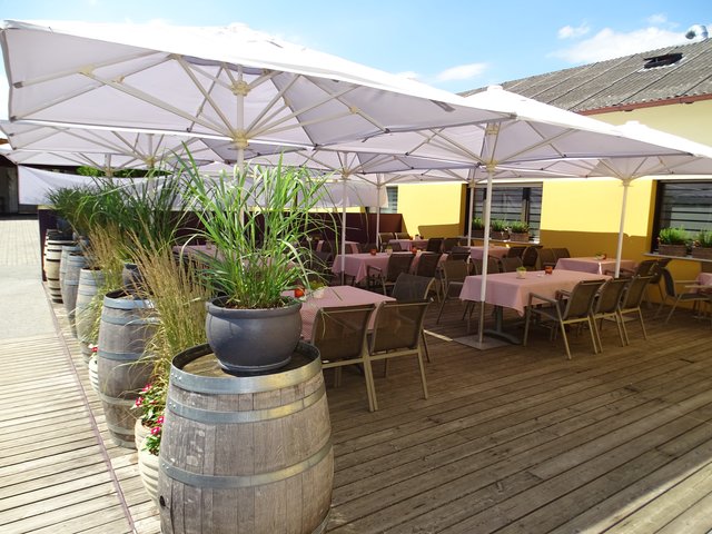 In einem wundervollen Ambiente kann man ein tolles Essen genießen.