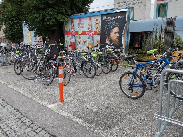 Gut angenommen werden die neuen Radabstellplätze am Mühlkreisbahnhof. | Foto: FPÖ Linz