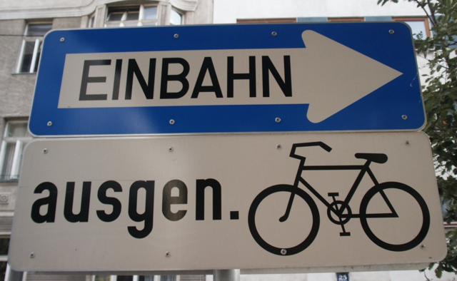 Die Leithastraße ist seit Kurzem ab der Winarskystraße in Richtung Stromstraße eine Einbahn – Fahrradfahrer ausgenommen.
