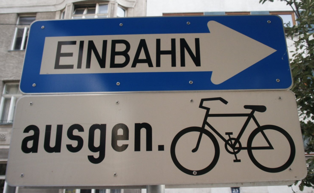 Die Leithastraße ist seit Kurzem ab der Winarskystraße in Richtung Stromstraße eine Einbahn – Fahrradfahrer ausgenommen.  | Foto: Bazalka