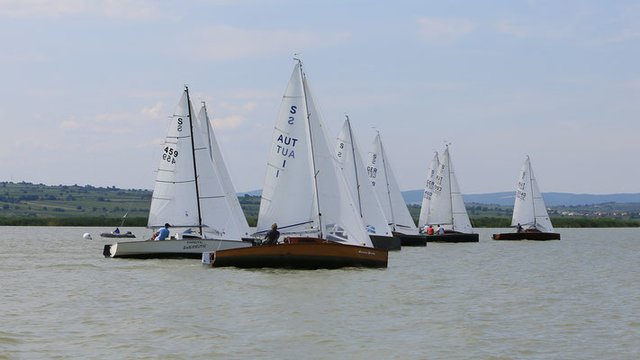 Die besten Jollenkreuzer Europas traten am Neusiedler See in Mörbisch gegeneinander an. | Foto: YCM